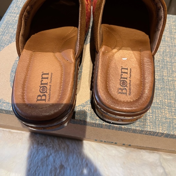 Born Clogs - Picture 6 of 6